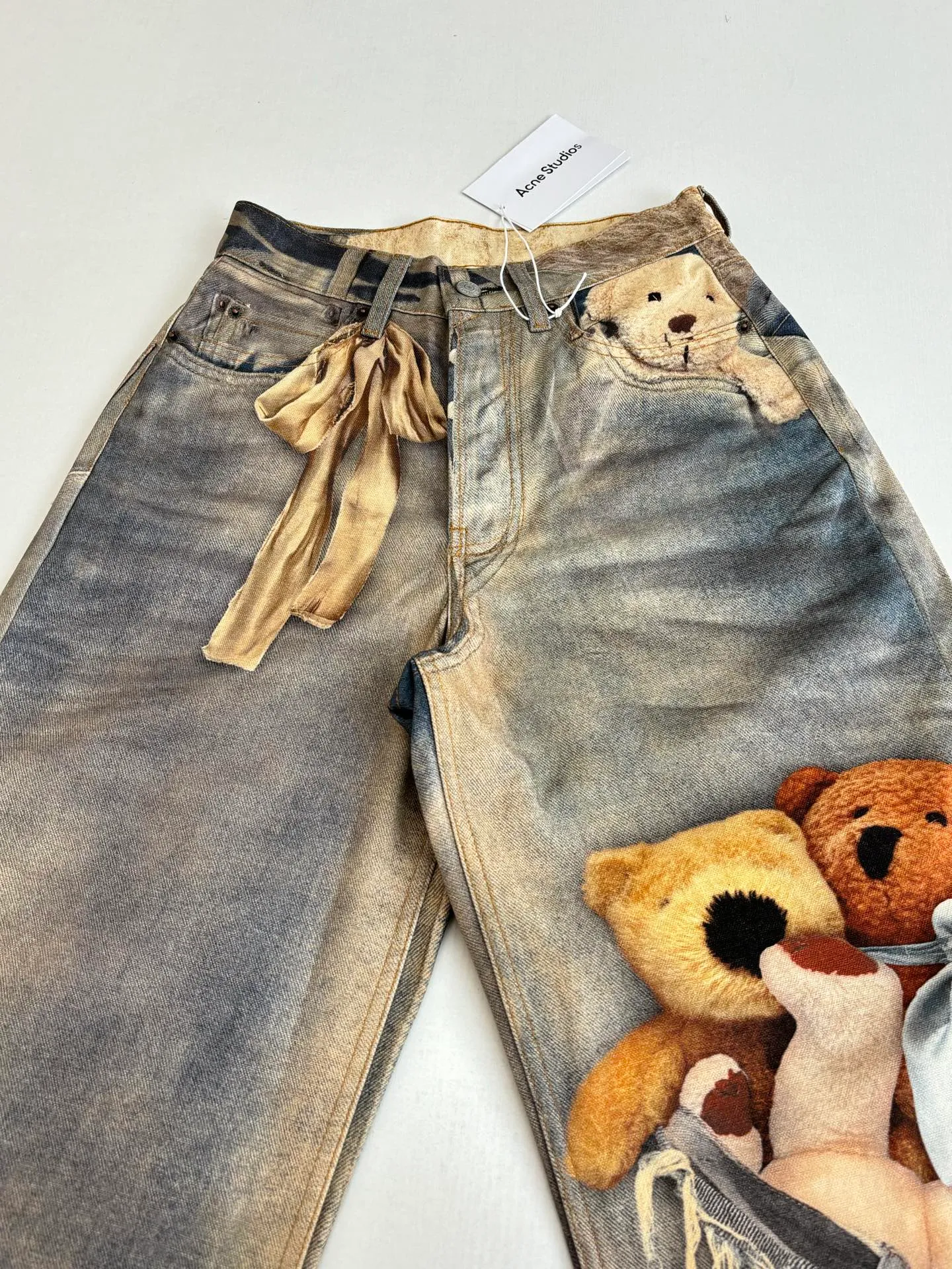 Acne Studio 3D 100% ， 。 ， ， ； + ， 3D 。 5 ： 、 、 、 ， 。 ， ， ， 。 ， ， Same Style ， ， ， ， Same Style！ Size：XS/S/M/L/XL/XXL
